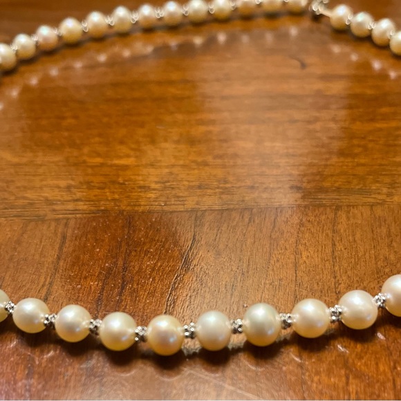 Pearl and silver necklace - Picture 2 of 2